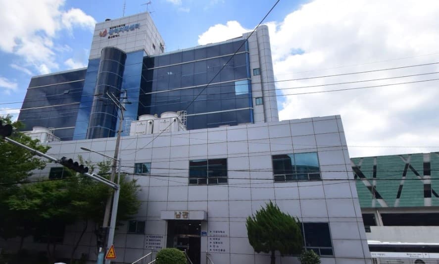 동강병원장례식장 외관과 주변 환경 동강병원장례식장 외관 사진