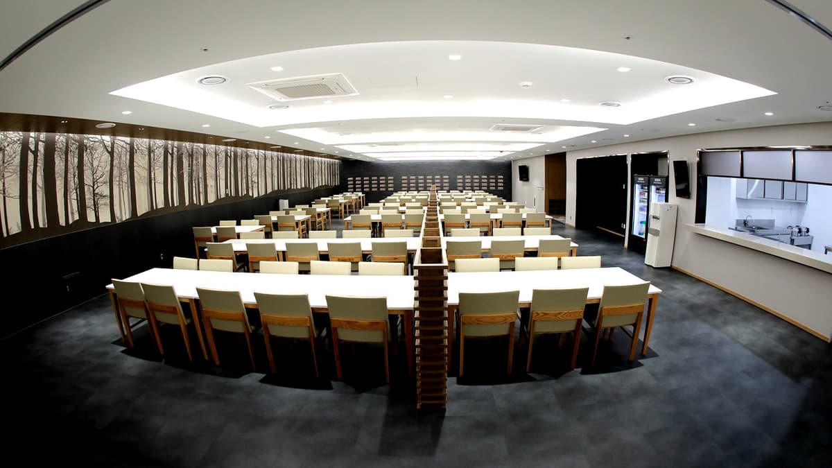 넓고 깨끗한 연세대 용인장례식장 식사 공간 연세대학교 용인장례식장 식당 공간
