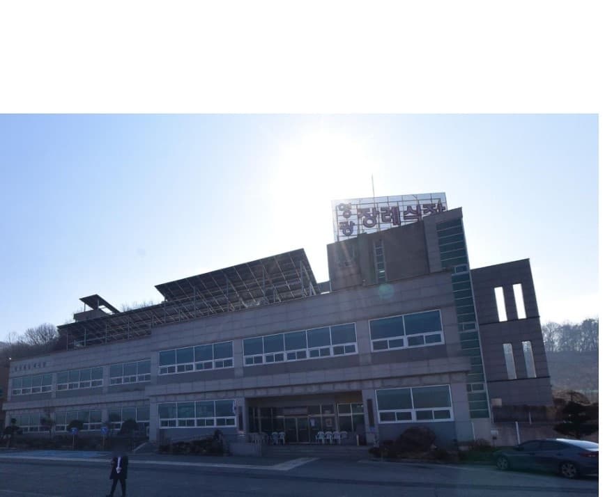 충주영광장례식장 외부 전경 충주영광장례식장의 외부 모습.