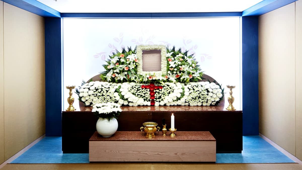분당차병원 꽃 제단 전경 분당차병원 장례식장 헌화 제단