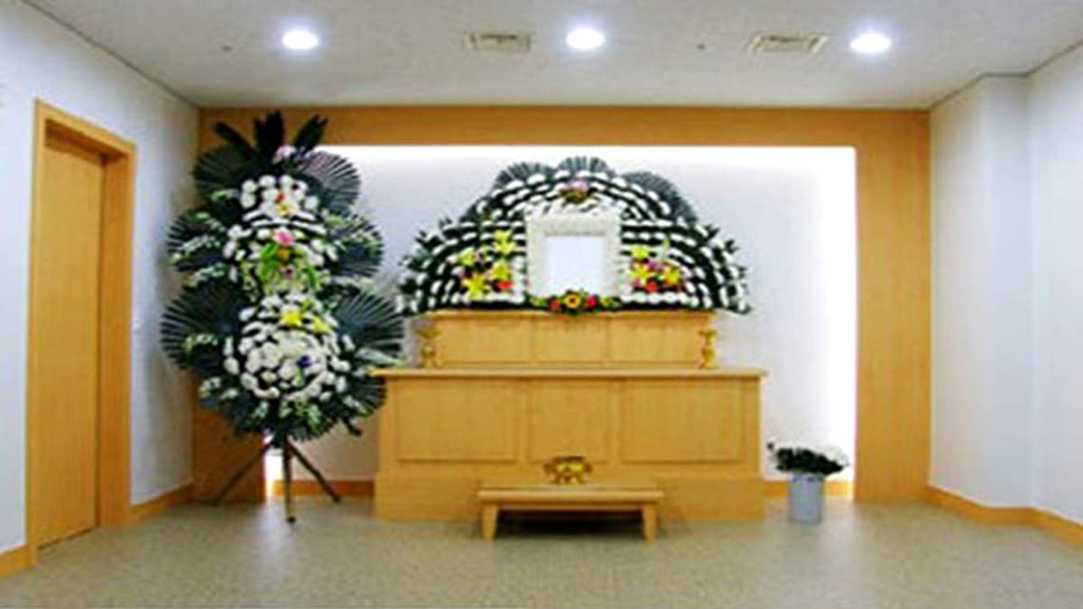 깔끔하게 마련된 안산온누리병원 장례식장 빈소 안산온누리병원 장례식장 빈소