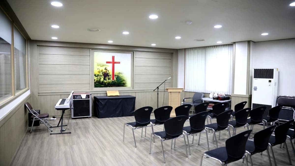 기독교 장례를 위한 전용 예배 공간 여주장례식장 예배실 내부