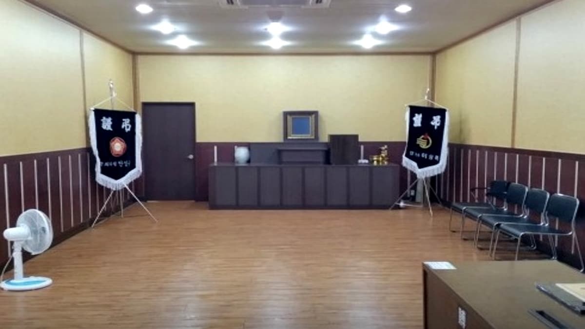 정돈된 구조의 참사랑 조문실 참사랑장례식장 조문실 내부