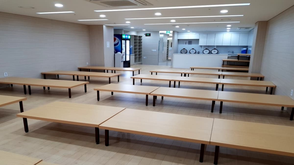 깔끔한 좌식 구조의 장례식장 식당 순천향부천장례식장 식당