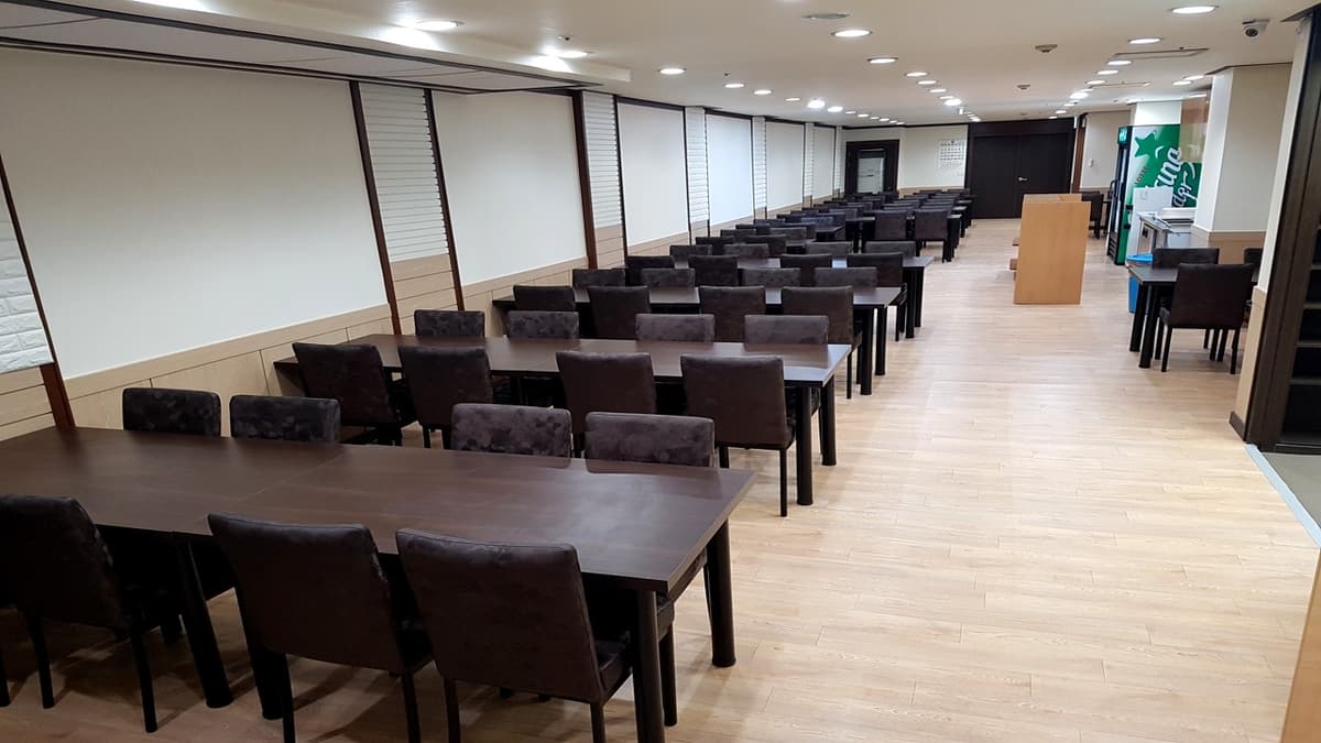인천기독병원 장례식장 식사 공간 모던한 분위기의 인천기독병원 식당