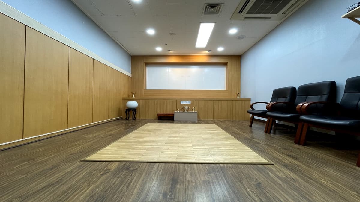 나눔병원장례식장 전통 제단 나눔병원장례식장 분향실 내부