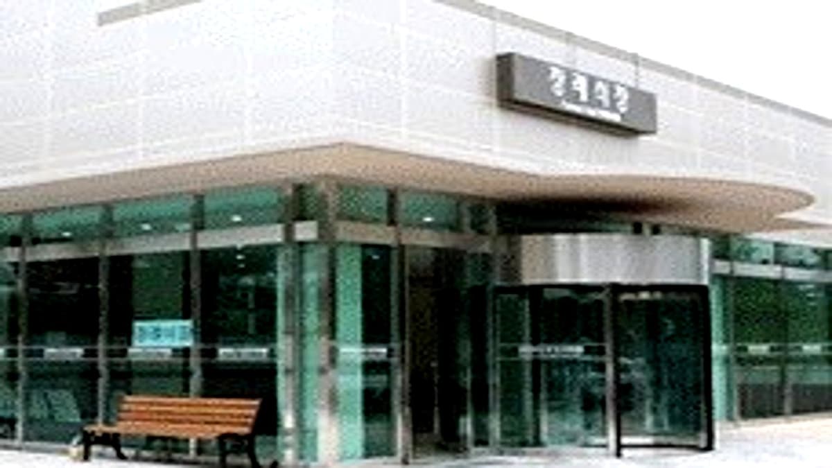 서울 강동구 강동경희대병원 장례식장 출입구 모습 강동경희대학교병원 장례식장 외부 입구 전경