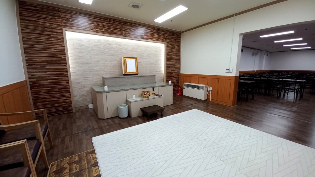 백년장례식장 내부 제단 모습 백년장례문화원 제단