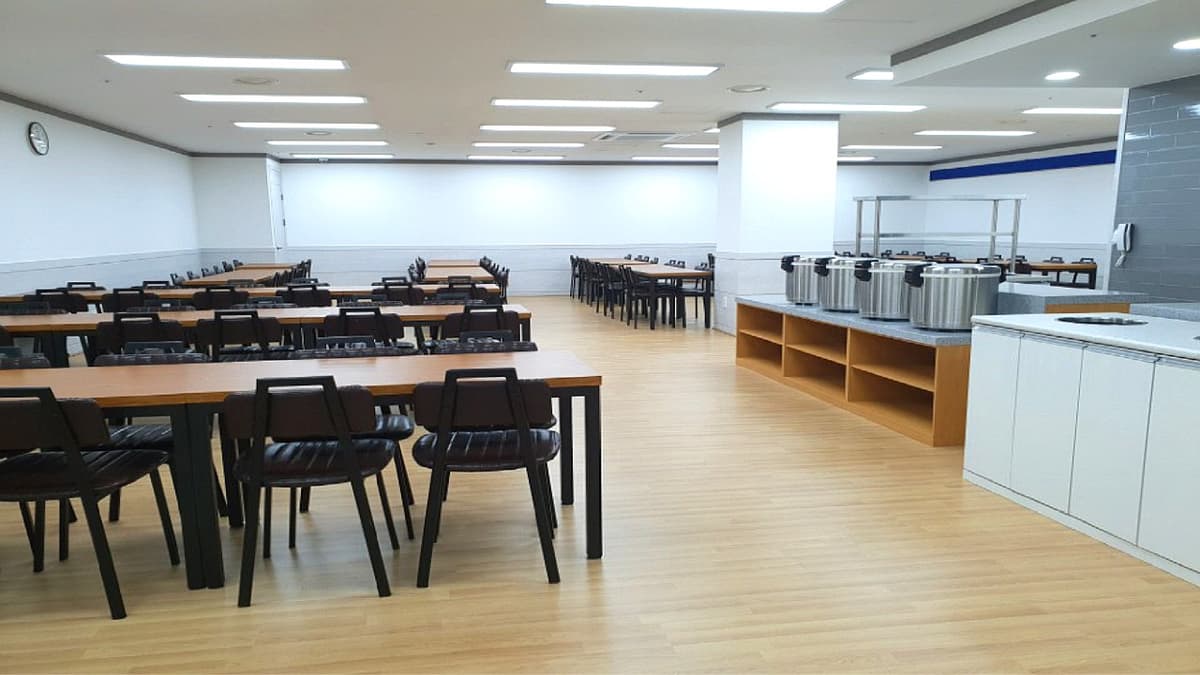 오산한국병원장례식장 식당 내부 조문객을 위한 식사 공간 전경