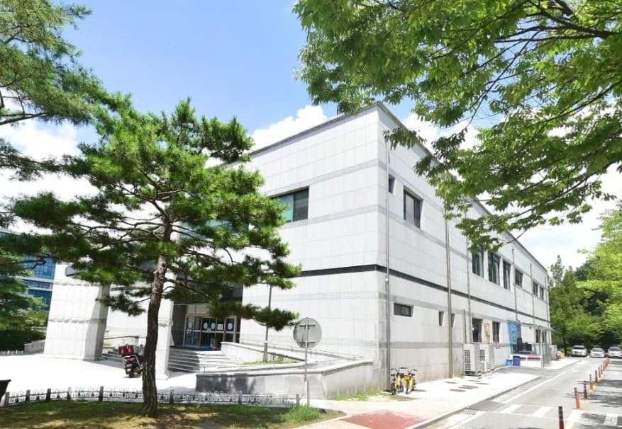 전북대학교병원장례식장 현대적 외관 전북대학교병원장례식장 외관 모습.