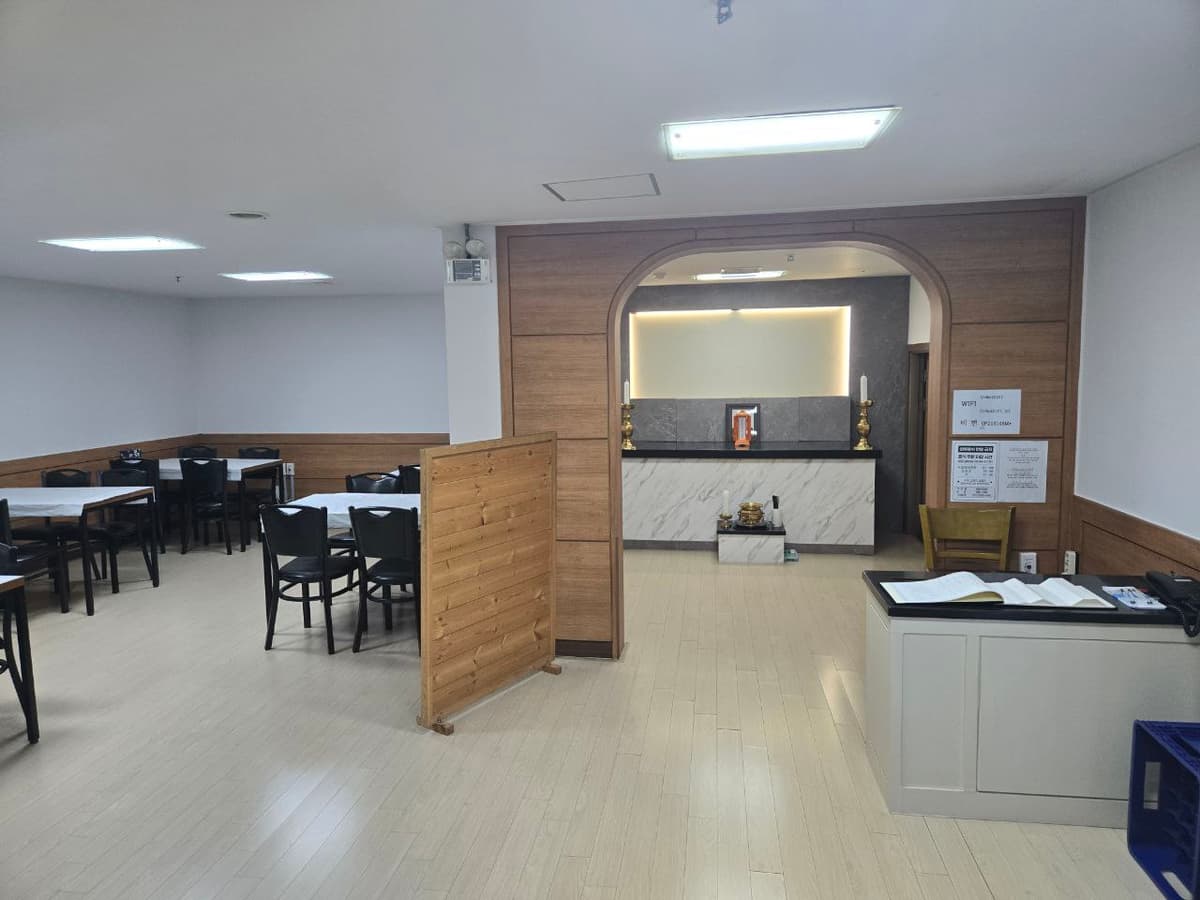 서울좋은병원장례식장 빈소 내부, 제단과 접견 공간 서울좋은병원장례식장 빈소와 제단