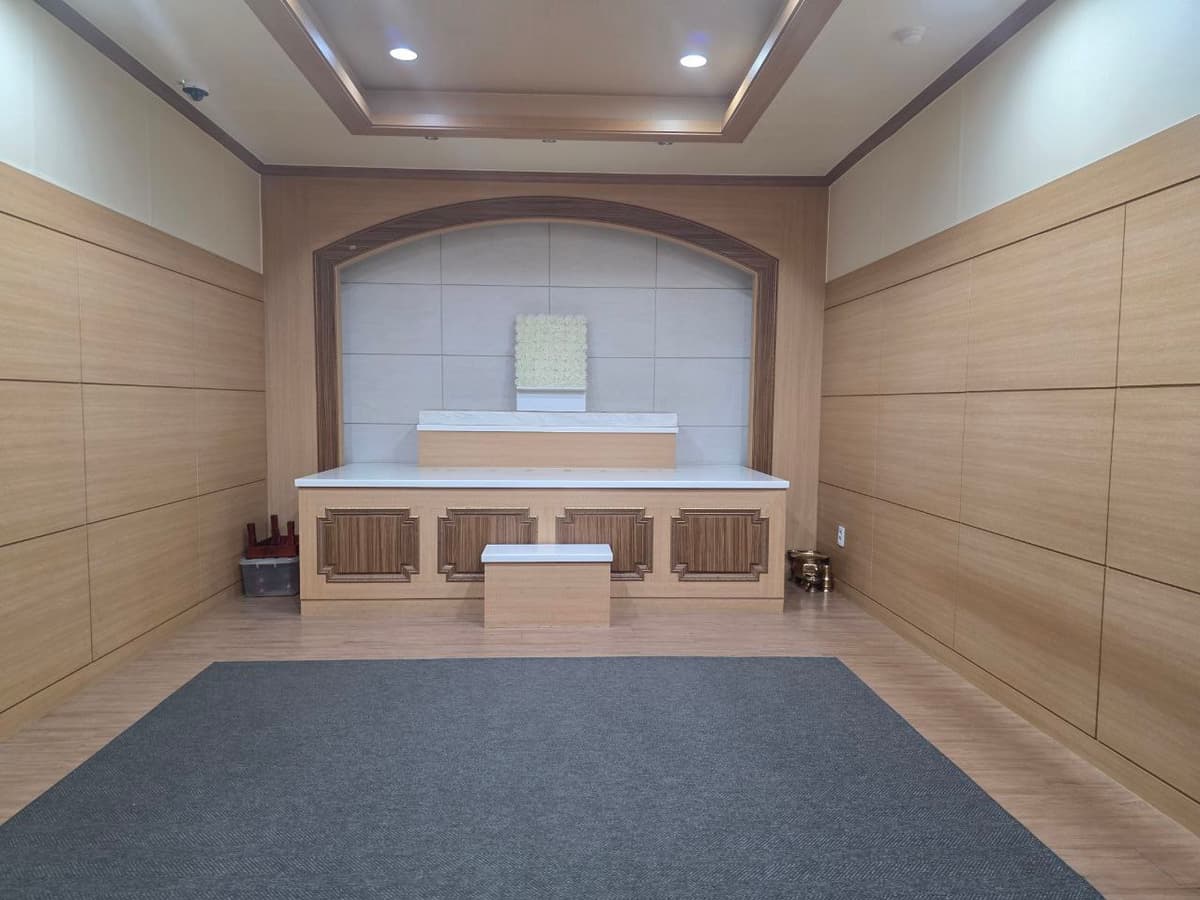 순천한국병원장례식장 빈소 내부 제단 및 조문 공간 순천한국병원장례식장 빈소 내부 제단 전경