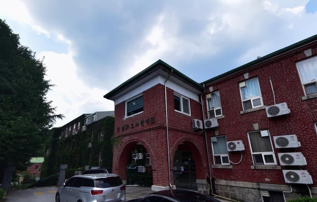 엠마오사랑병원장례식장 외부 전경 엠마오사랑병원장례식장 정면 모습.