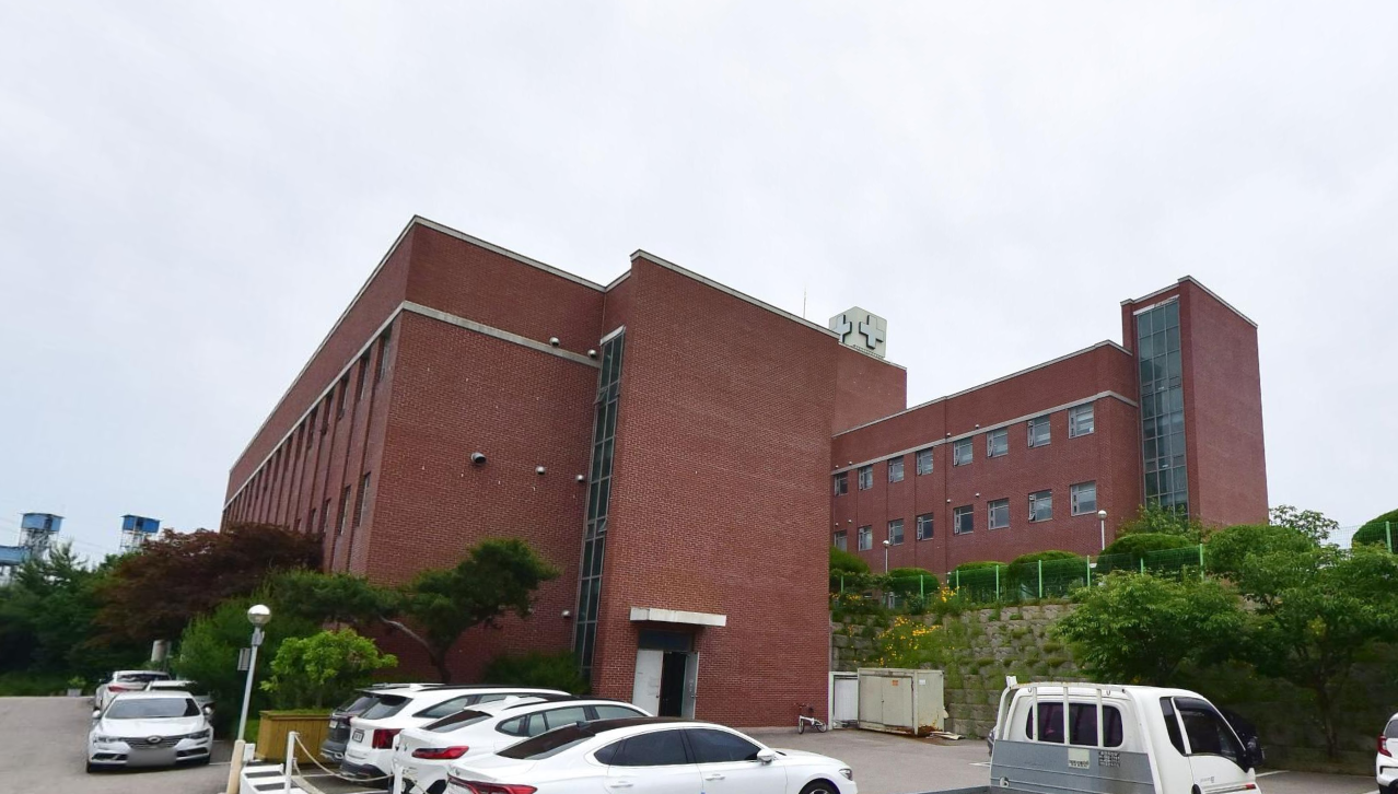 이편안장례식장 병원 건물 전경