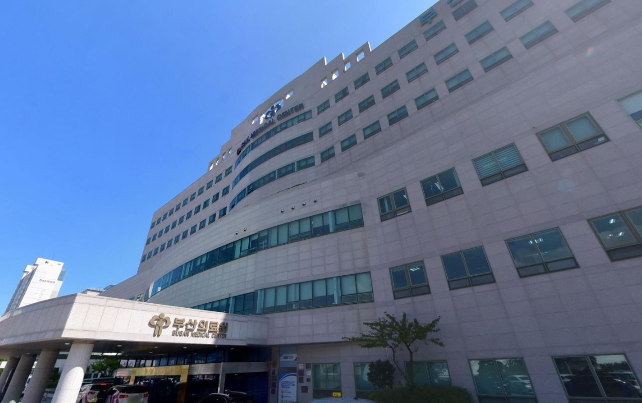부산광역시의료원장례식장 본관 건물 외부 모습